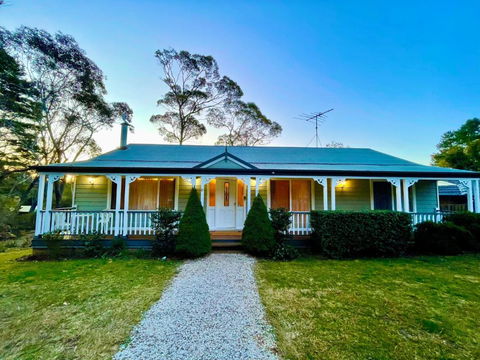 Rocky Mountain Cottage - Accommodation Burleigh 0