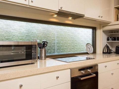 Rolling Waves No 2 - Accommodation Burleigh 3