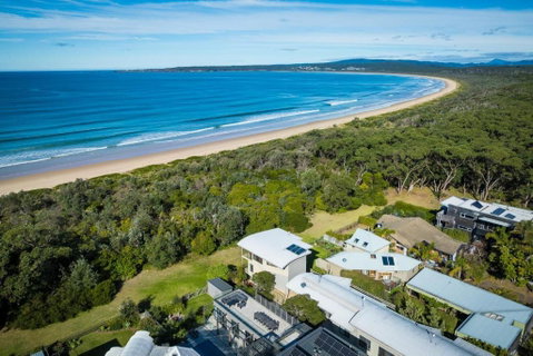 Rolling Waves 3 - Beach Access & Pet Friendly! - Accommodation Burleigh 0