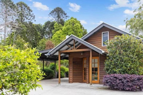 Romantic Lakeview Cottage - Accommodation Burleigh 1