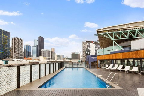 Rooftop Pool 2BR Apt At Marvel Stadium With Free Parking - Accommodation Burleigh 3