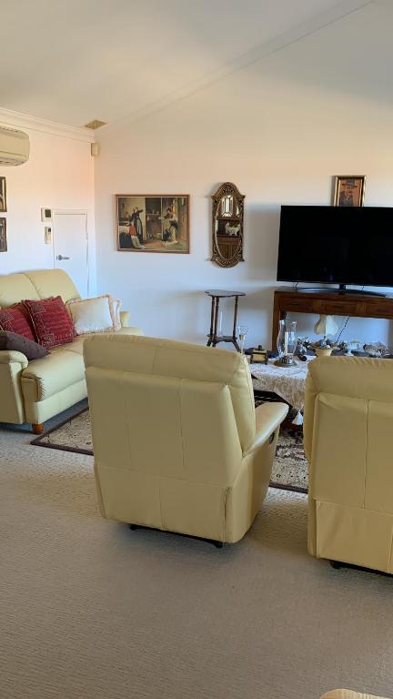 Room With A View - Accommodation Burleigh 2