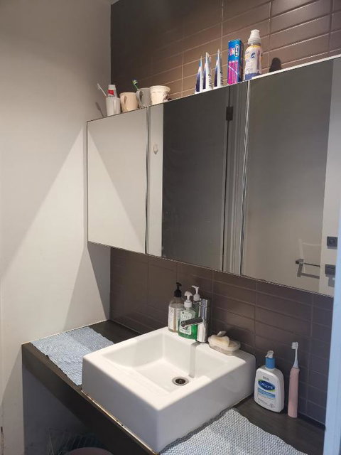Room With King-size Bed Close To Melbourne CBD & Southern Cross Station - Accommodation Burleigh 2