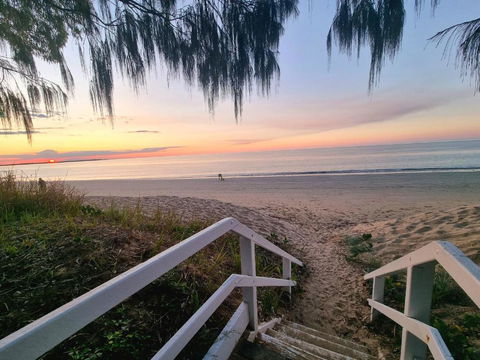 Rosalynda- Luxury Beachfront 3 BR Townhouse - Accommodation Burleigh 0