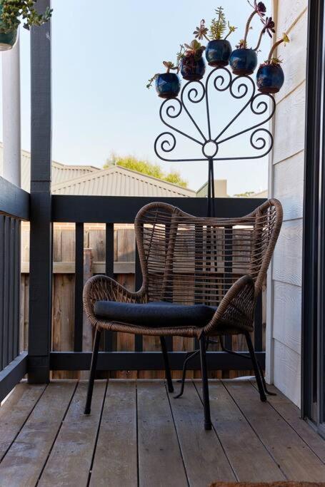 Rose Cottage - Right In Town - Accommodation Burleigh 3