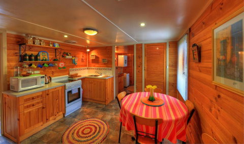 Rosebank Cottage Collection - Accommodation Burleigh 0