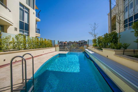 ROYA6320 - Royal Respite - Accommodation Burleigh 0