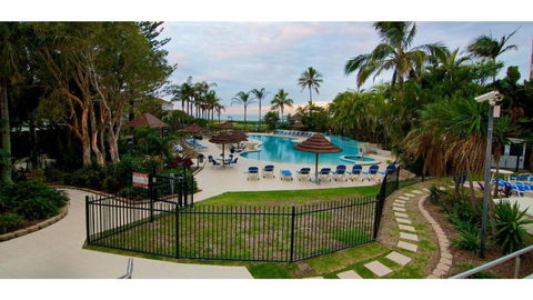 Royal Palm 19 - Accommodation Burleigh 2