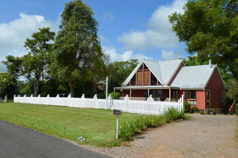 Ruddles Retreat - Accommodation Burleigh 2