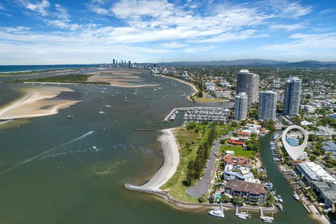 Runaway Bay Waterfront Delight - Accommodation Burleigh 1