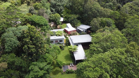 Runawaytomaleny - Accommodation Burleigh 1