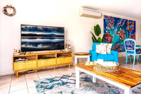 Sails 5 - Accommodation Burleigh 3