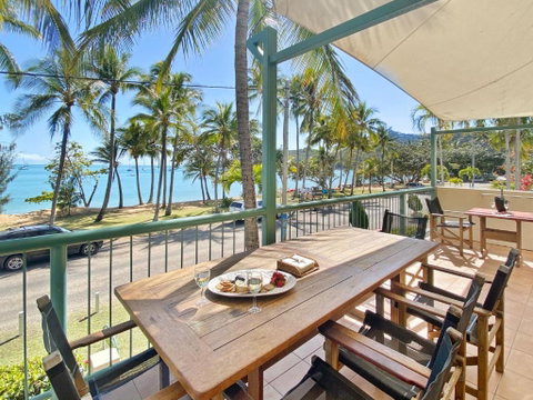 Sails On Horseshoe Apartment 4 - Accommodation Burleigh 0