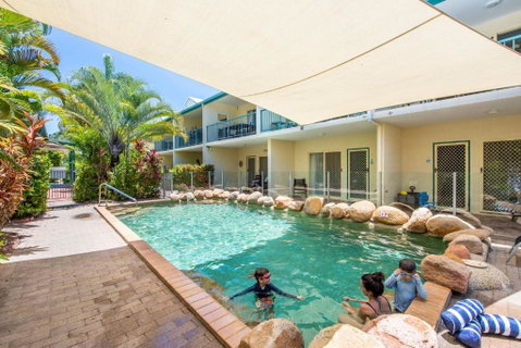 Sails On Horseshoe Apartment 5 - Accommodation Burleigh 2