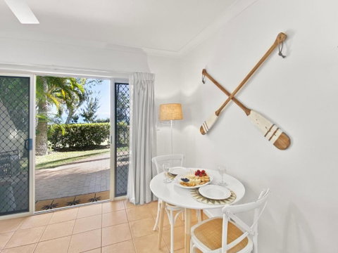 Sails On Horseshoe Apartment 5 - Accommodation Burleigh 3