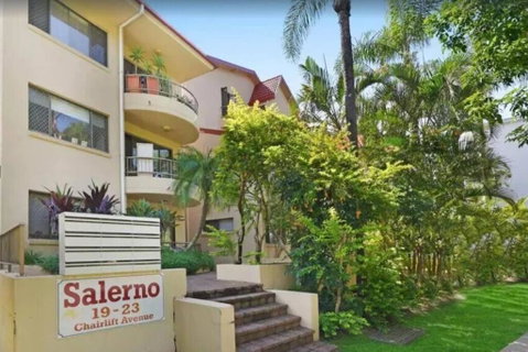 Salerno - Hosted By Burleigh Letting - Accommodation Burleigh 1