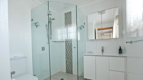 Salt Water Villa Bermagui Four Bedroom Central Location With Wifi - Accommodation Burleigh 3