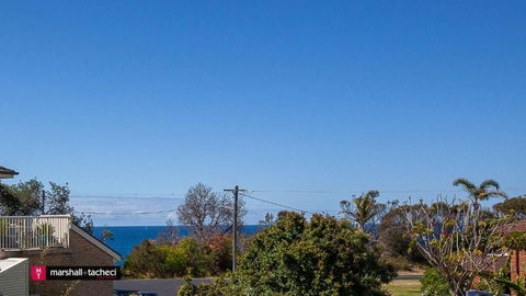 Salt Water Villa Bermagui Four Bedroom Central Location With Wifi - Accommodation Burleigh 1