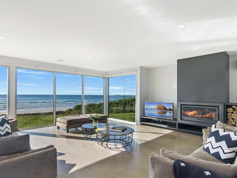 Saltwater Lodge - Accommodation Burleigh 0