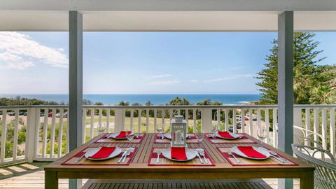Salty Air Beachside Cottage At Killcare - Accommodation Burleigh 1