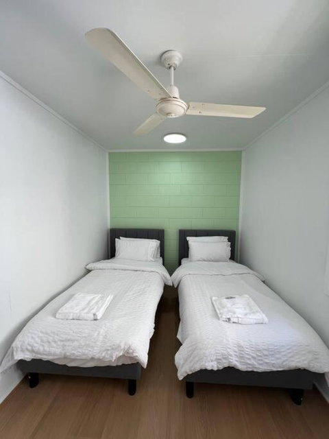 Samuel Grove - Accommodation Burleigh 2