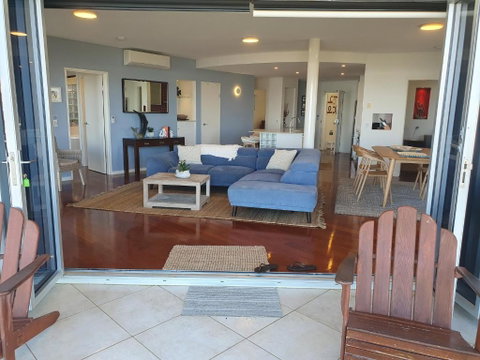 Sanbah-Surf, Views, Beach - Accommodation Burleigh 1