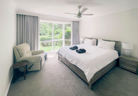 Sanctuary Park Cottages - Accommodation Burleigh 3