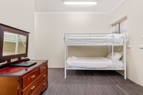 Sanctuary Resort Motor Inn - Accommodation Burleigh 2