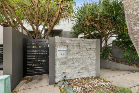 Sanctuary @ Sunshine - Accommodation Burleigh 1