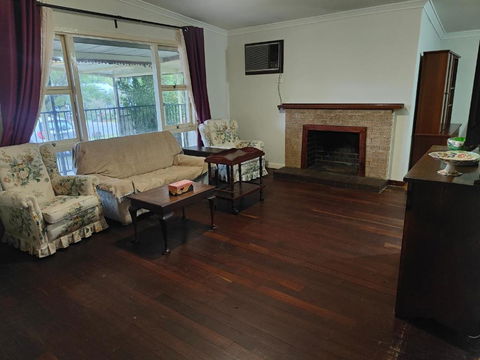 S&S Guest House - Accommodation Burleigh 2