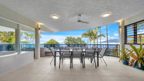 Sandcastle - Accommodation Burleigh 1