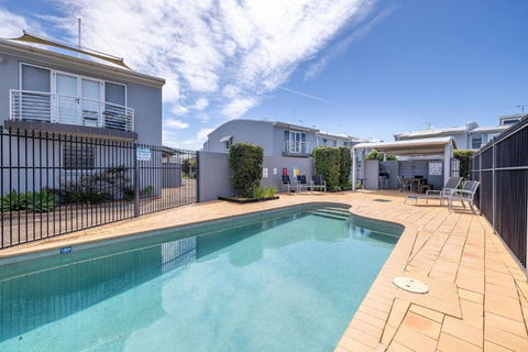 Sandcastles 4 -8 Ala Moana Way - Accommodation Burleigh 0