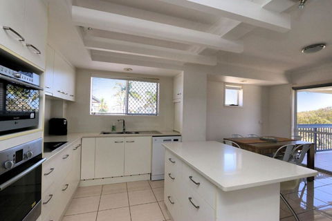 Sandcastles 6 - Accommodation Burleigh 3