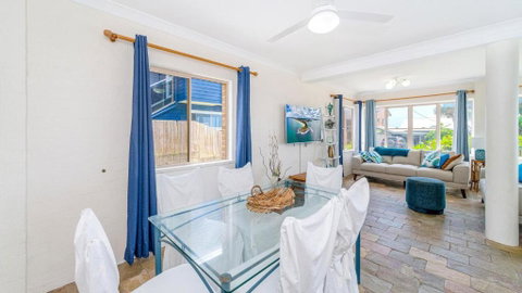 Sandilands 2 - Accommodation Burleigh 1
