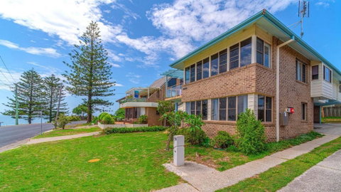 Sandilands 2 - Accommodation Burleigh 0