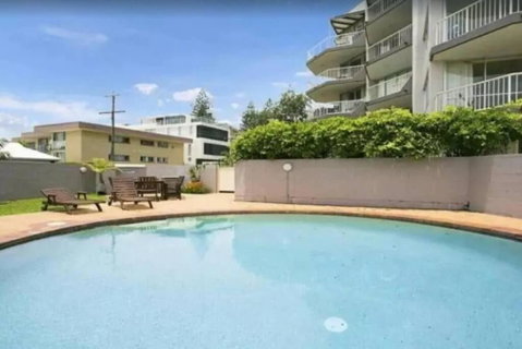 Sandown - Hosted By Burleigh Letting - Accommodation Burleigh 0