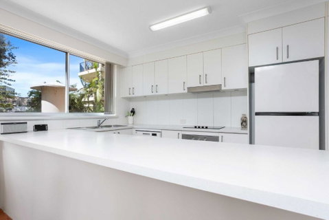 Sandown - Hosted By Burleigh Letting - Accommodation Burleigh 3