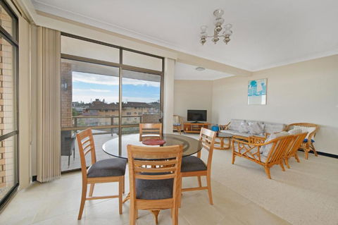 Sandpiper 9 25 Waugh Street - Accommodation Burleigh 2