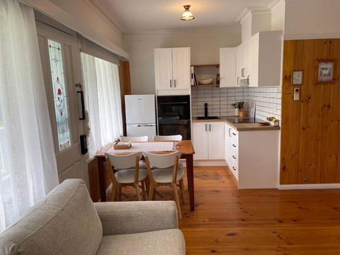 Sandpiper - Charming Beach Villa - Accommodation Burleigh 2