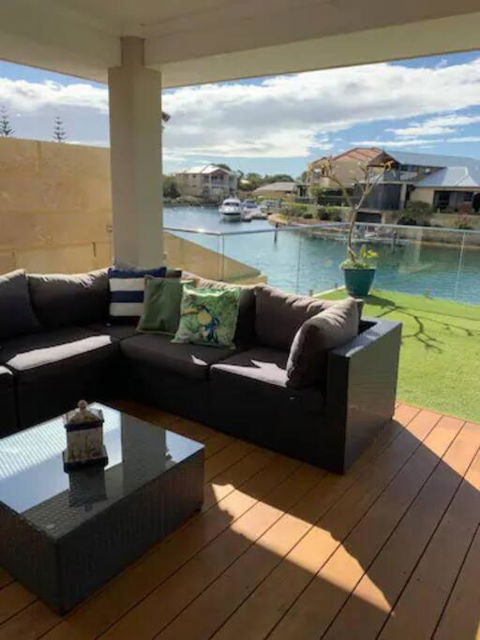 Sandpiper Island Tranquil Waterfront Views & Jetty - Accommodation Burleigh 2