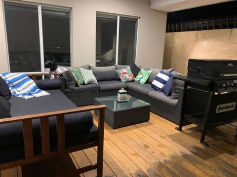 Sandpiper Island Tranquil Waterfront Views & Jetty - Accommodation Burleigh 3