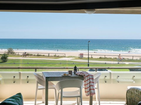 Sandrift Beachfront Apartments - Accommodation Burleigh 2