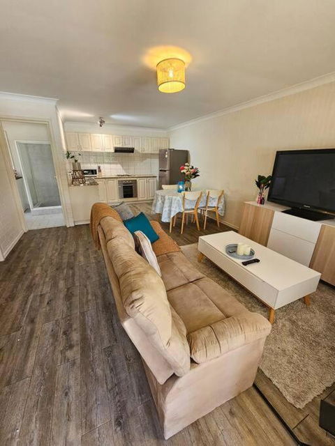 Sandringham Tranquil Retreat - Accommodation Burleigh 0