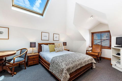 Sandstone Suites - In The Heart Of Port Fairy - Accommodation Burleigh 2