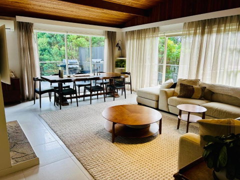 Sandy Bay Haven - Accommodation Burleigh 0