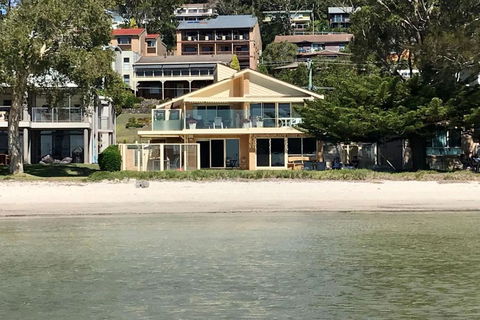 Sandy Beach House Corlette Unit 1 Waterfront WI-FI Aircon - Accommodation Burleigh 0
