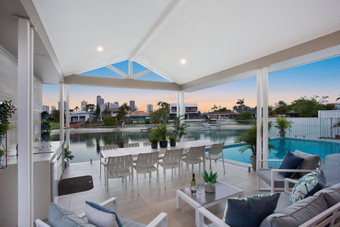 Sandy Cove - Accommodation Burleigh 0