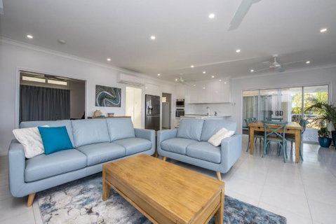 Sandy Decks - Accommodation Burleigh 3