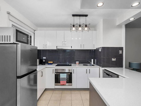 Sandy Bay Apartment With Hobart River View, Near UTAS - Stroll To Cafes And Shops - Accommodation Burleigh 3