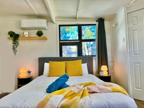 Shops Across St! Cute Studio In Salisbury - Accommodation Burleigh 0